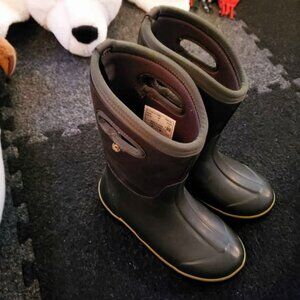 Sz 3 kids Bogs winter pull on boots